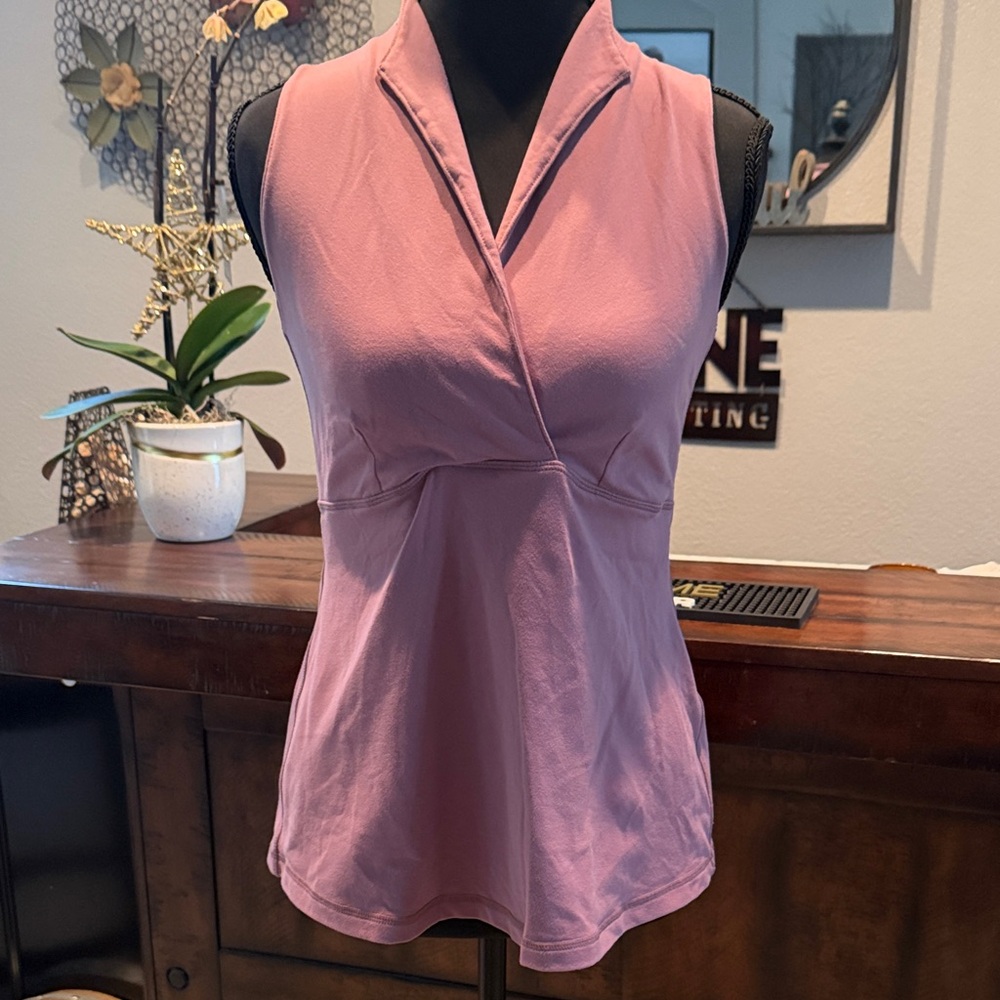 lululemon athletica Sleeveless Whisper Tank V-Neck Top in Dusty Rose